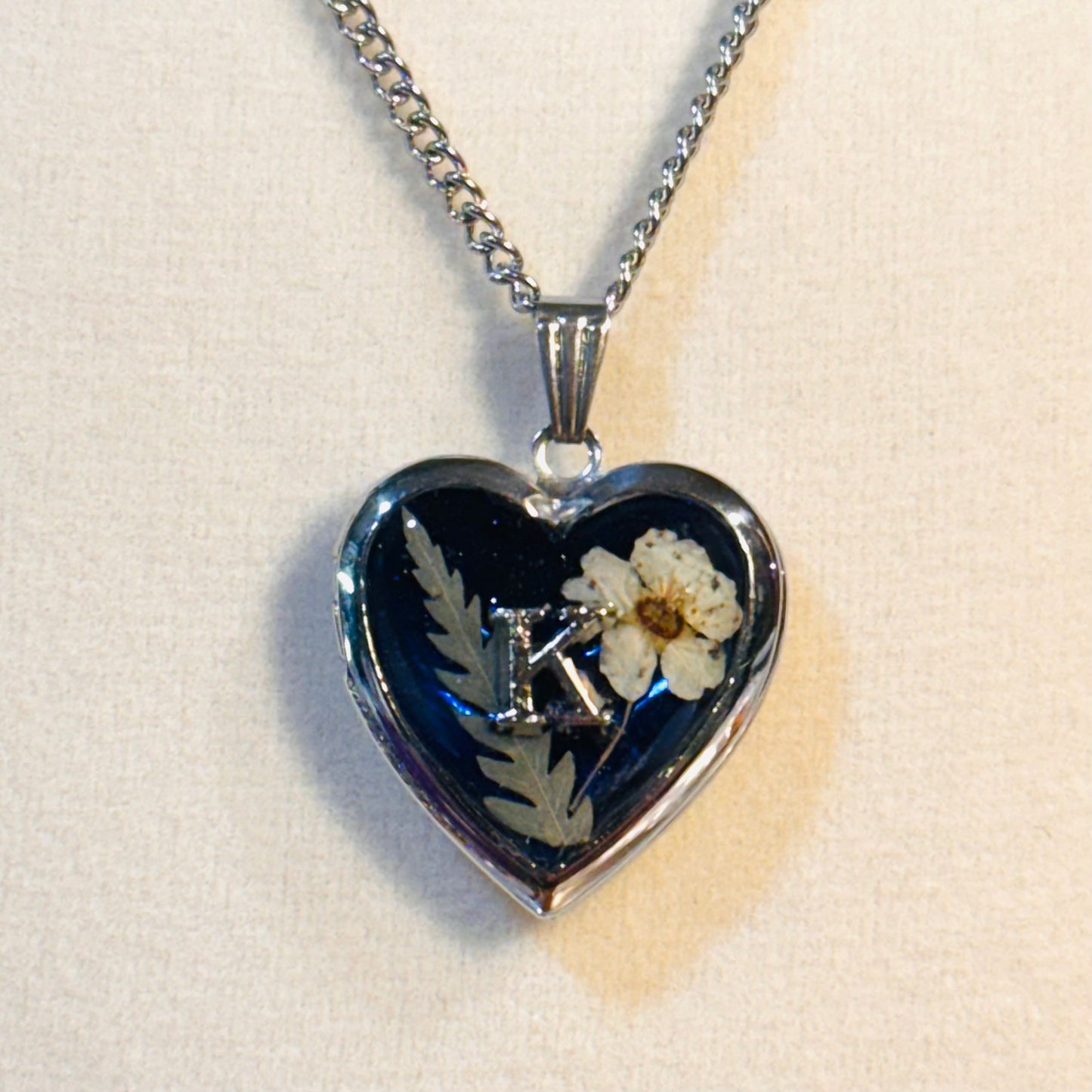 initial lockets ( silver version )