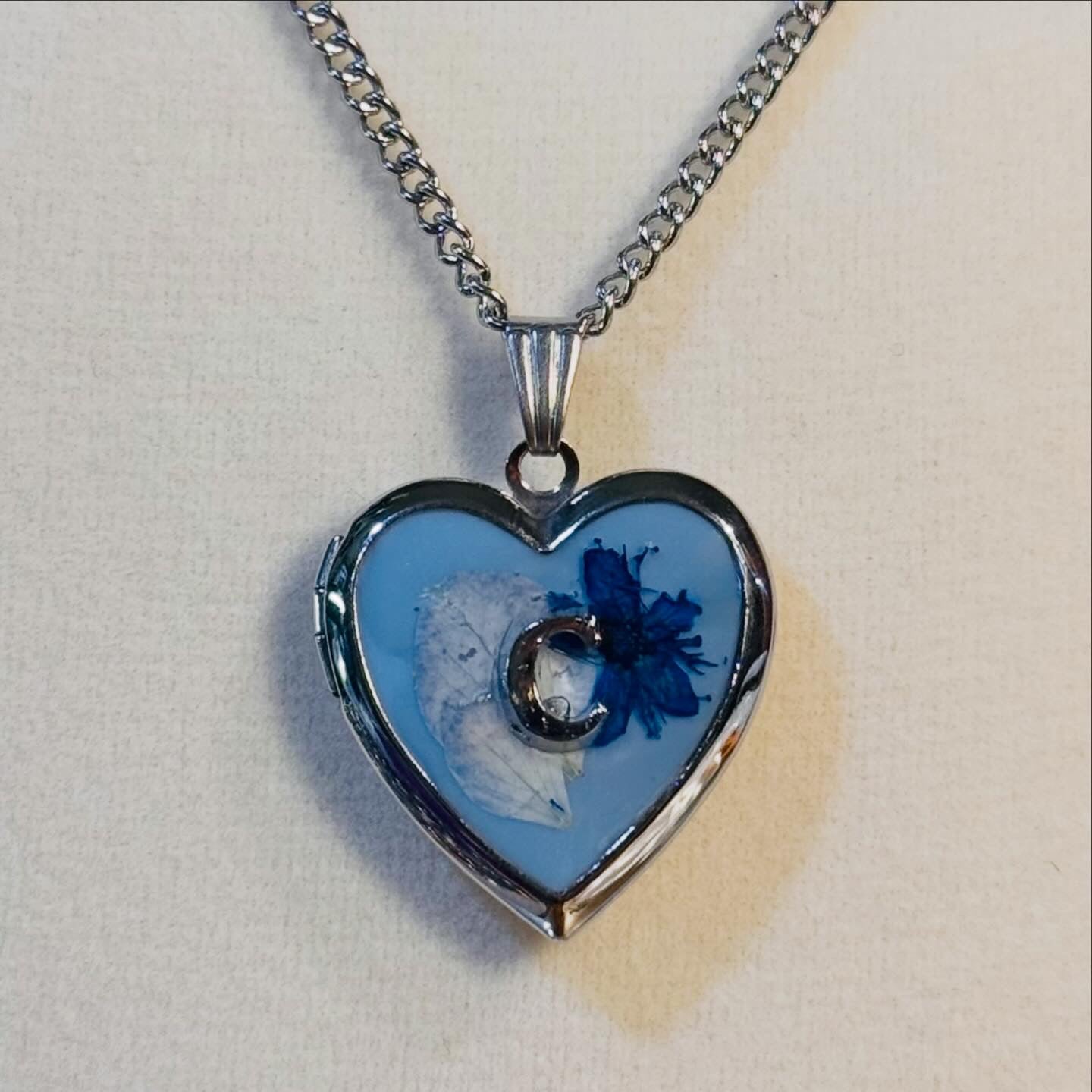 initial lockets ( silver version )