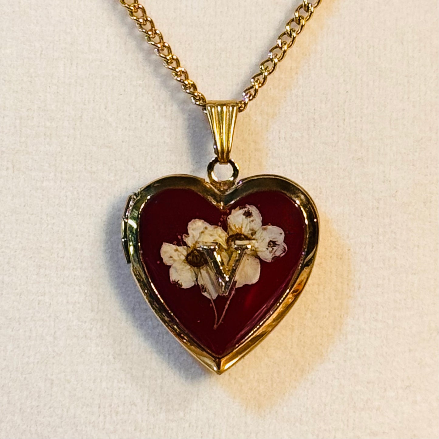 initial lockets ( gold version )