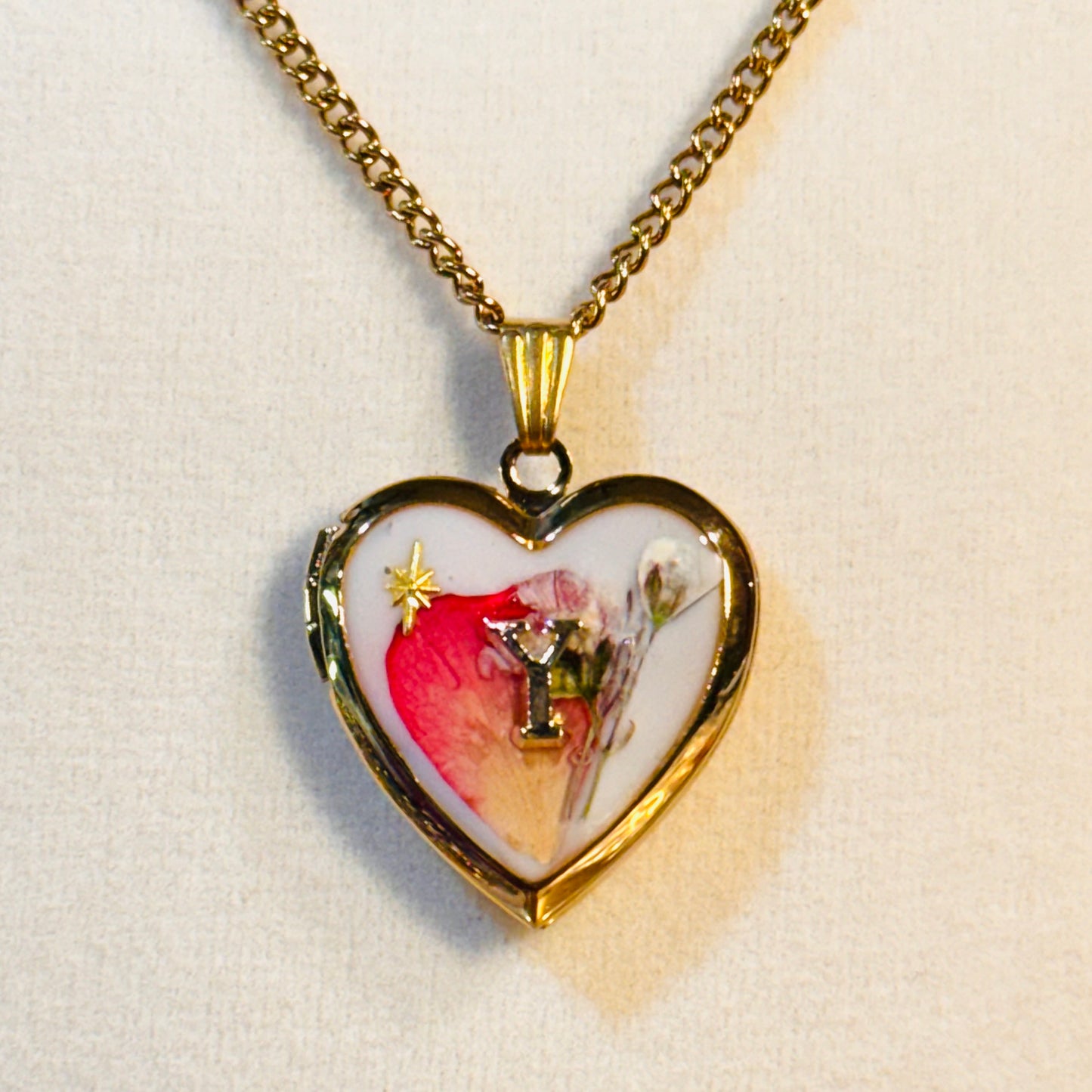 initial lockets ( gold version )