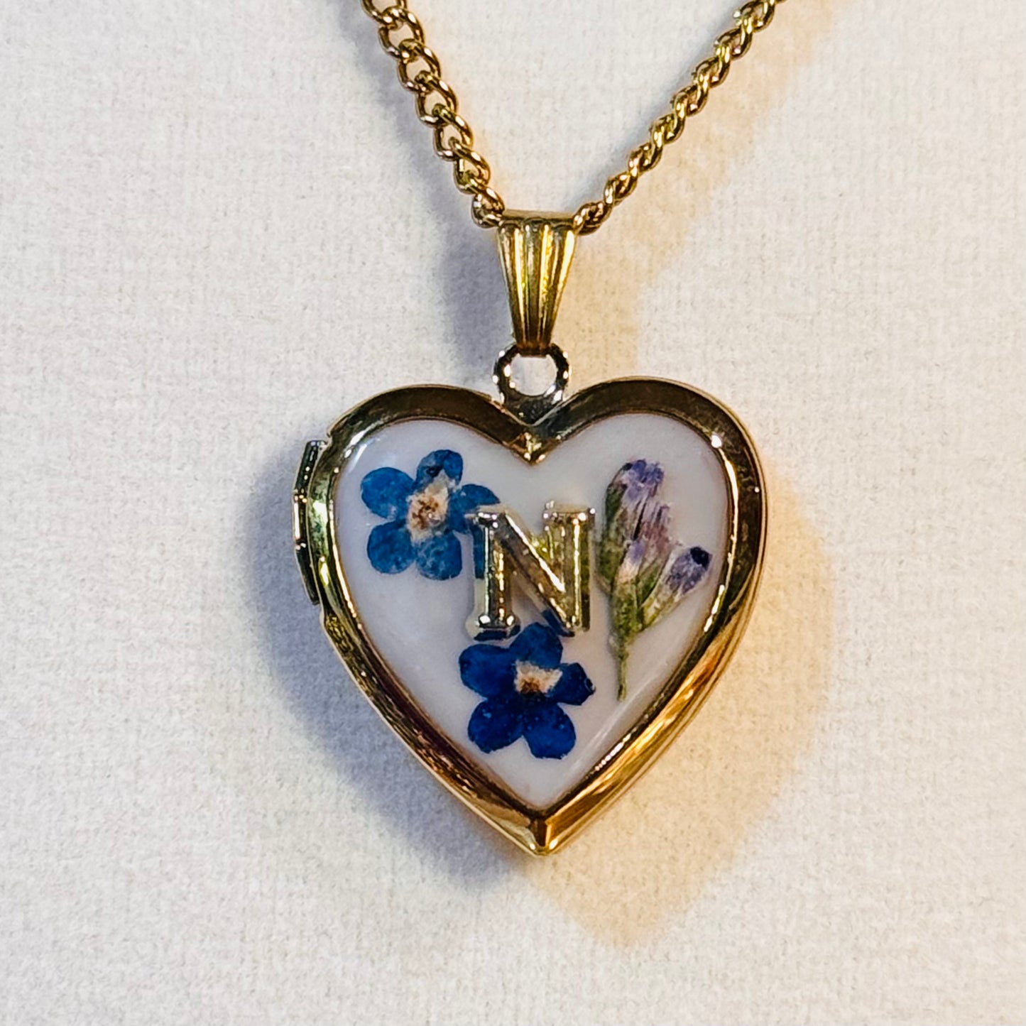 initial lockets ( gold version )