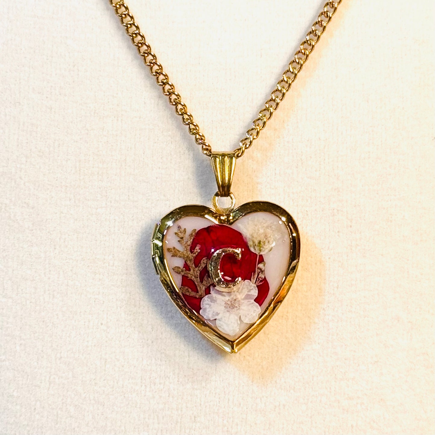 initial lockets ( gold version )