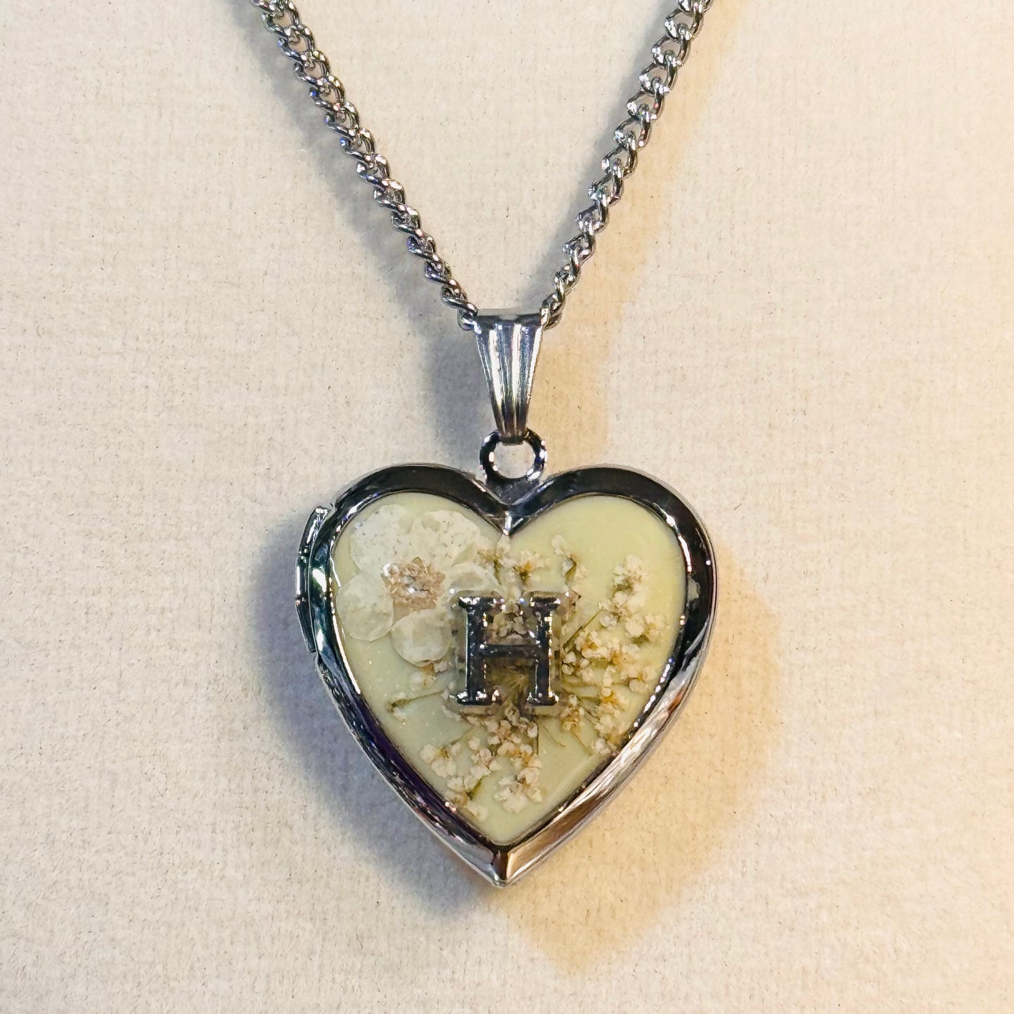 initial lockets ( silver version )