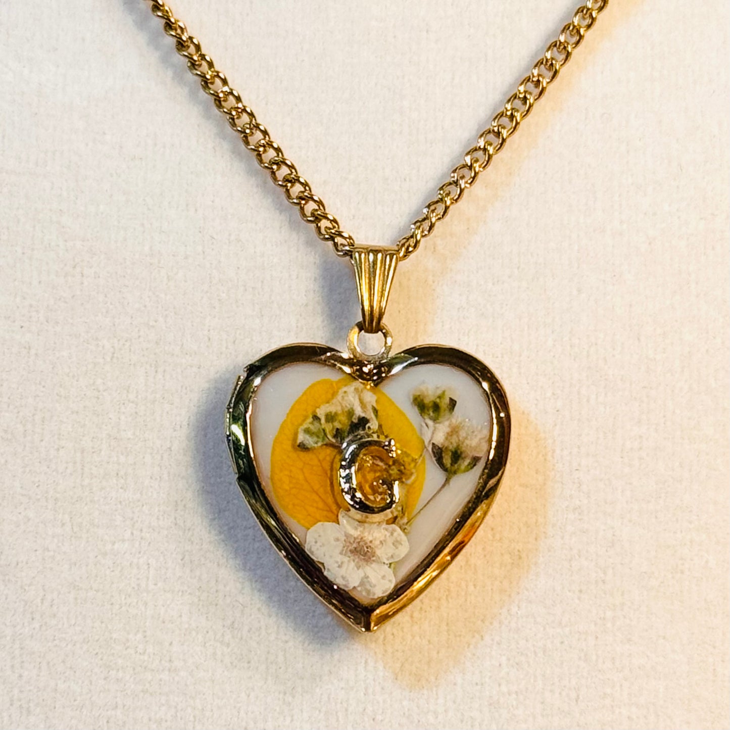 initial lockets ( gold version )