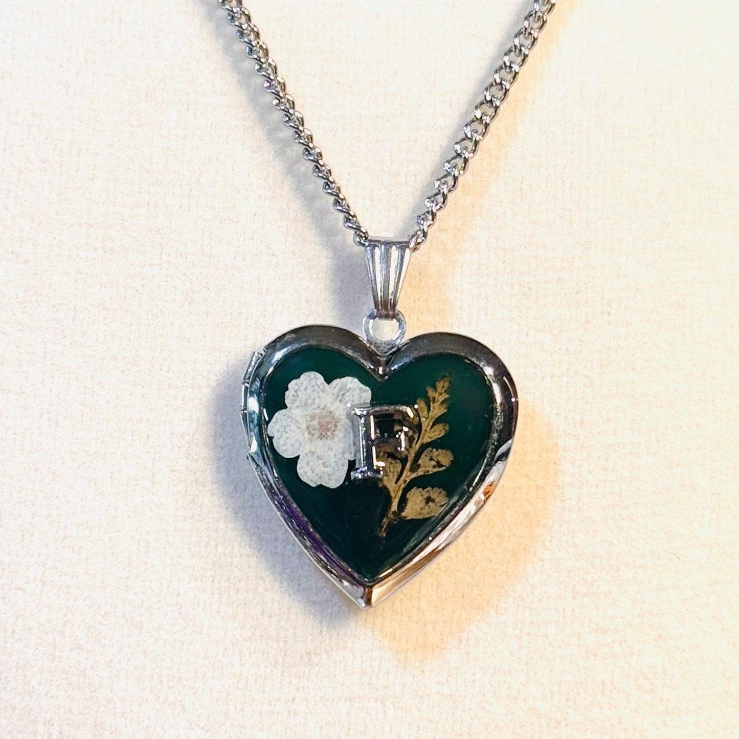 initial lockets ( silver version )