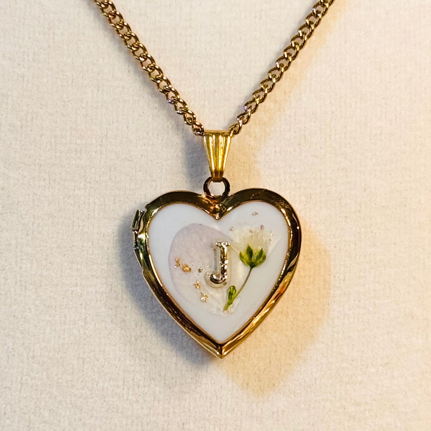 initial lockets ( gold version )